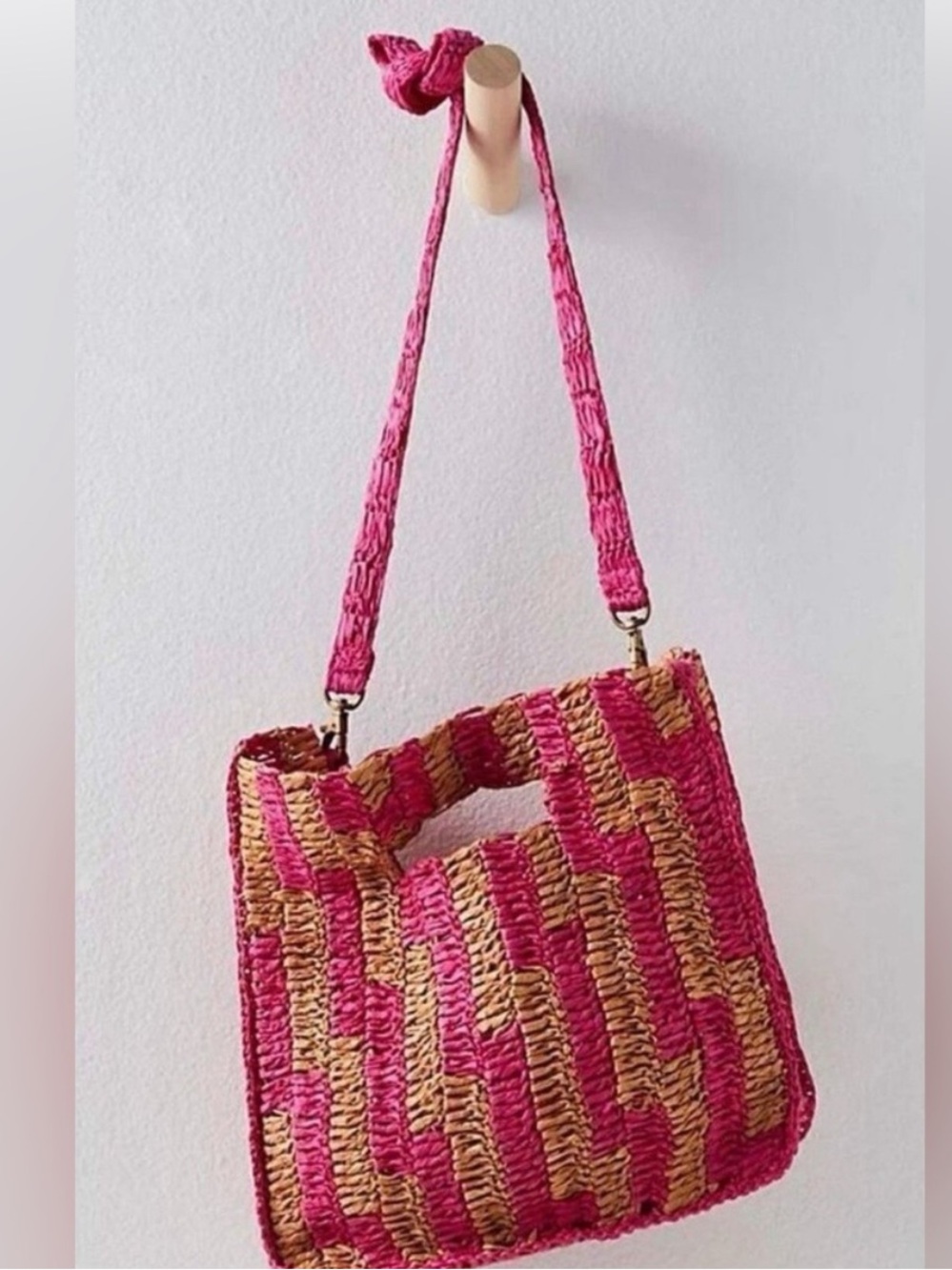 *NEW* Free People Brunch Date
Clutch Woven Raffia, Tan/ Pink